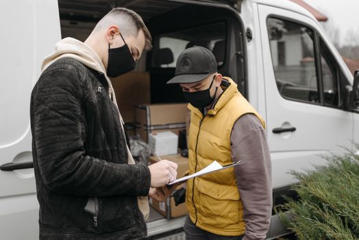 Jak Bezpečně Přepravit Citlivé Dokumenty v roce 2024
